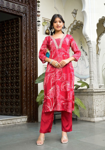 Varanga V-Neck Thread Sequins Embellished Straight Kurta With Solid Bottom Chiffon Dupatta